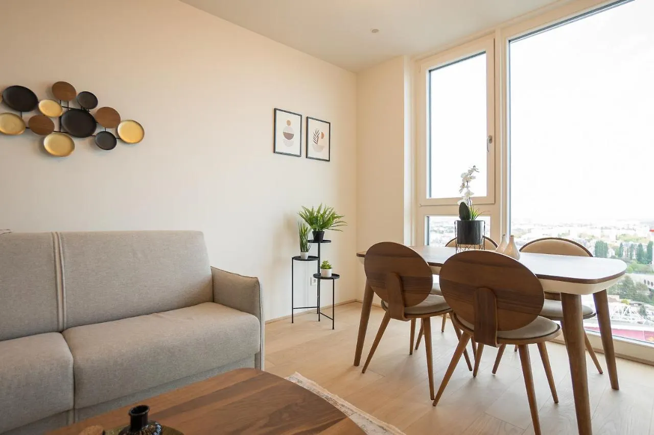 Posh Apartment On 22Nd Floor + Loggia, Pool, Gym, Sauna Vienna Austria