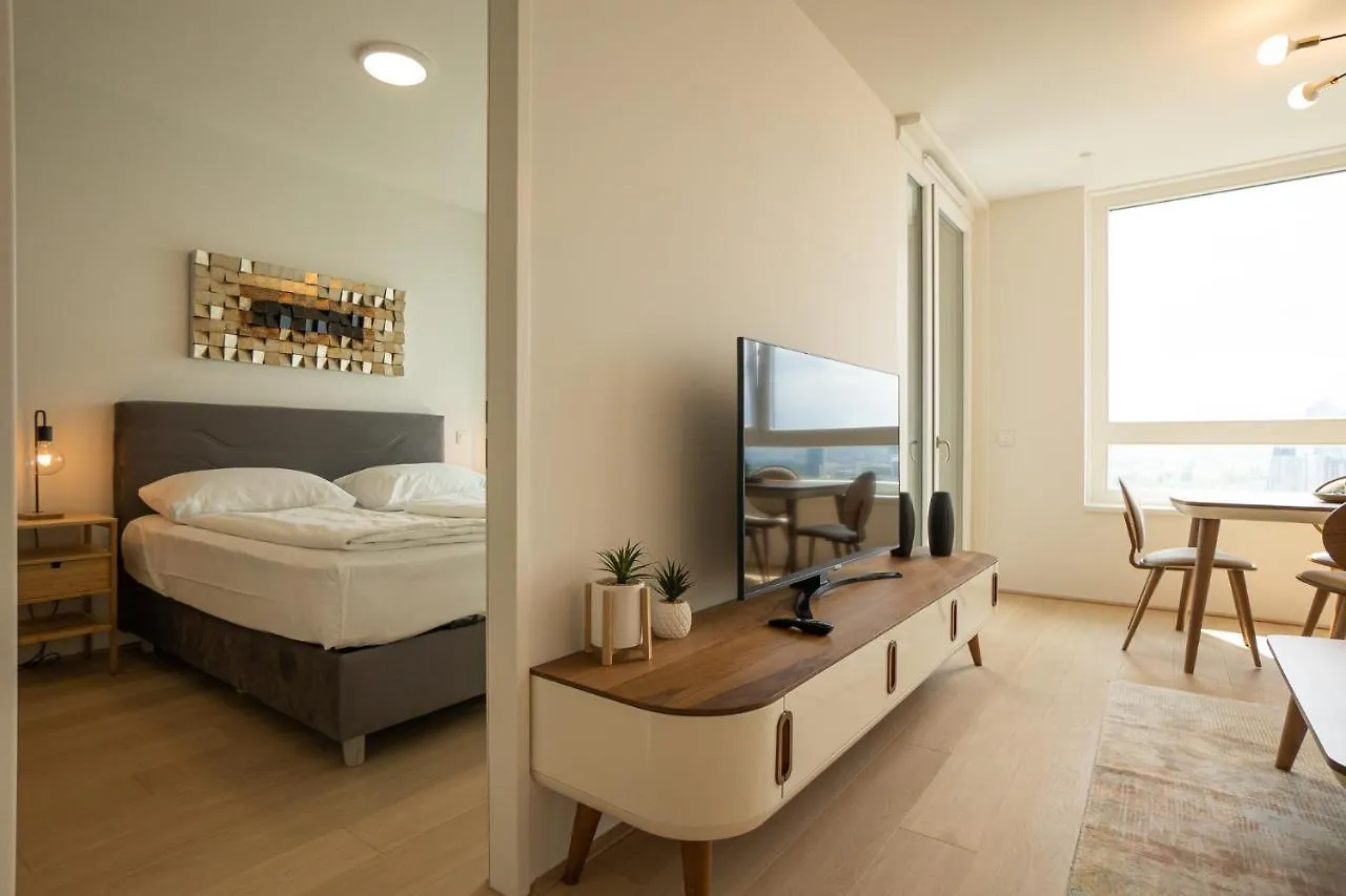 Posh Apartment On 22Nd Floor + Loggia, Pool, Gym, Sauna Vienna