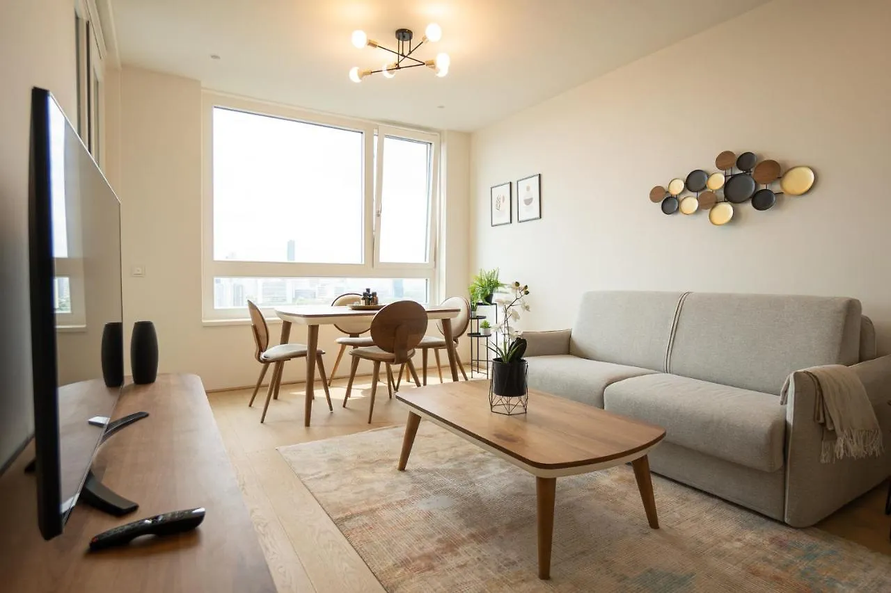 Posh Apartment On 22Nd Floor + Loggia, Pool, Gym, Sauna Vienna
