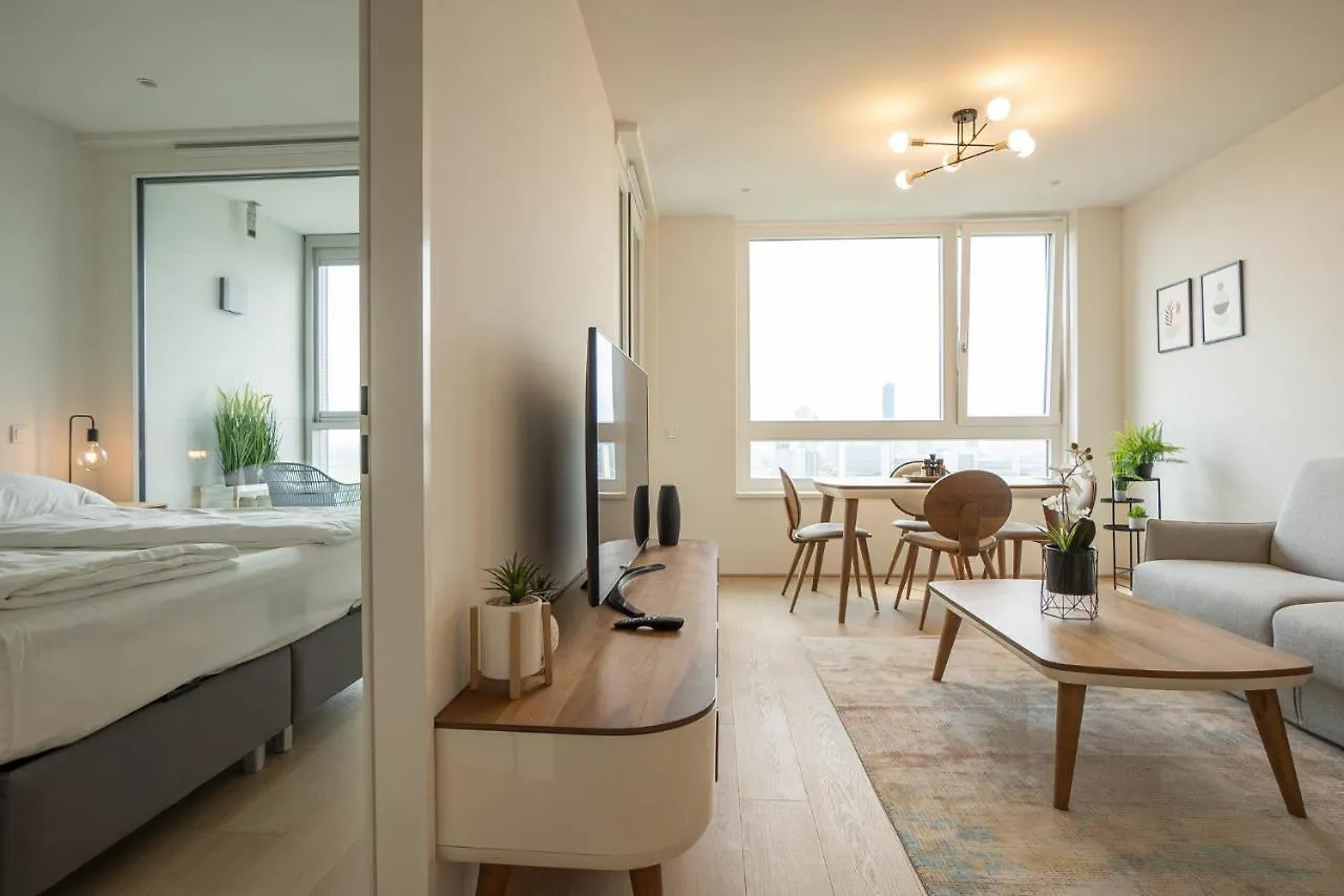 Posh Apartment On 22Nd Floor + Loggia, Pool, Gym, Sauna Vienna