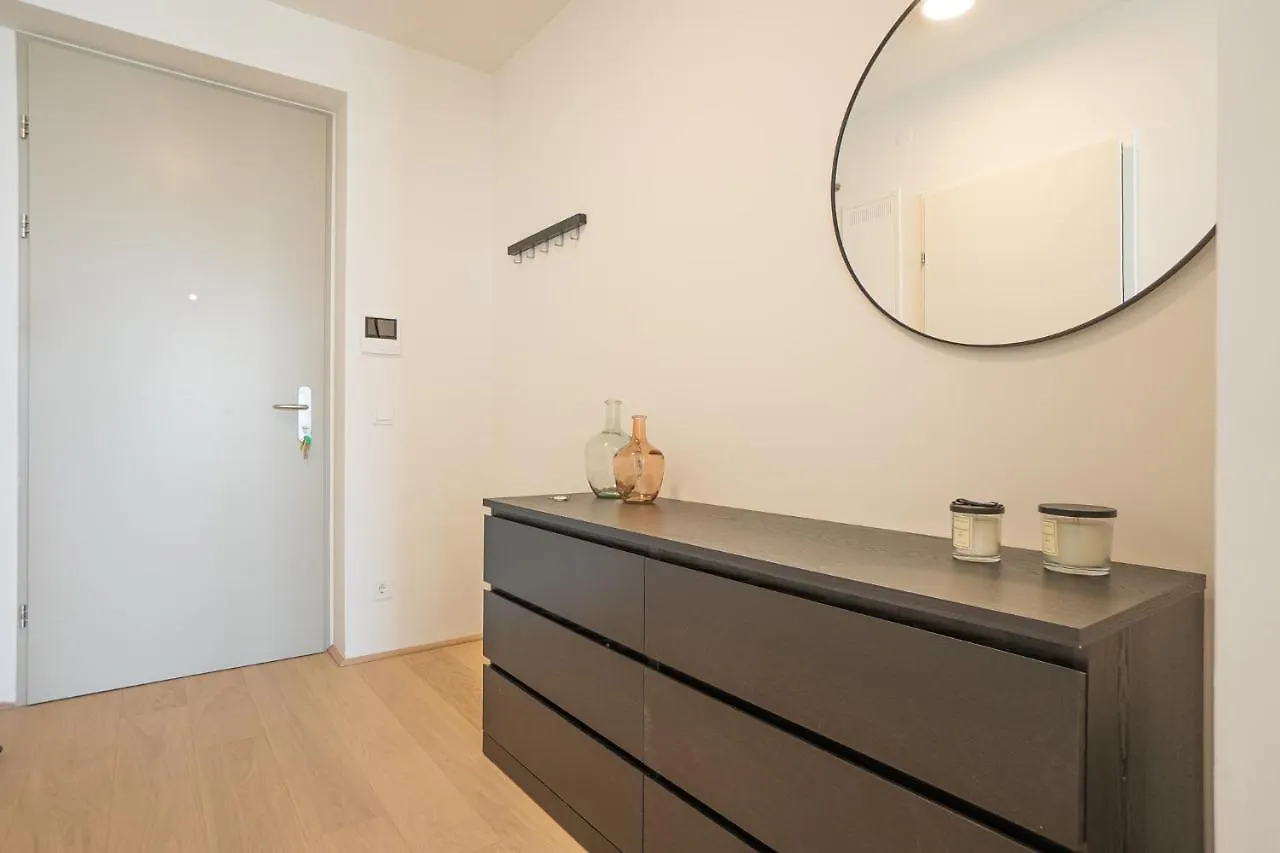 Posh Apartment On 22Nd Floor + Loggia, Pool, Gym, Sauna Vienna